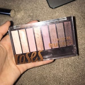 Covergirl truNaked Roses eyeshadow palette